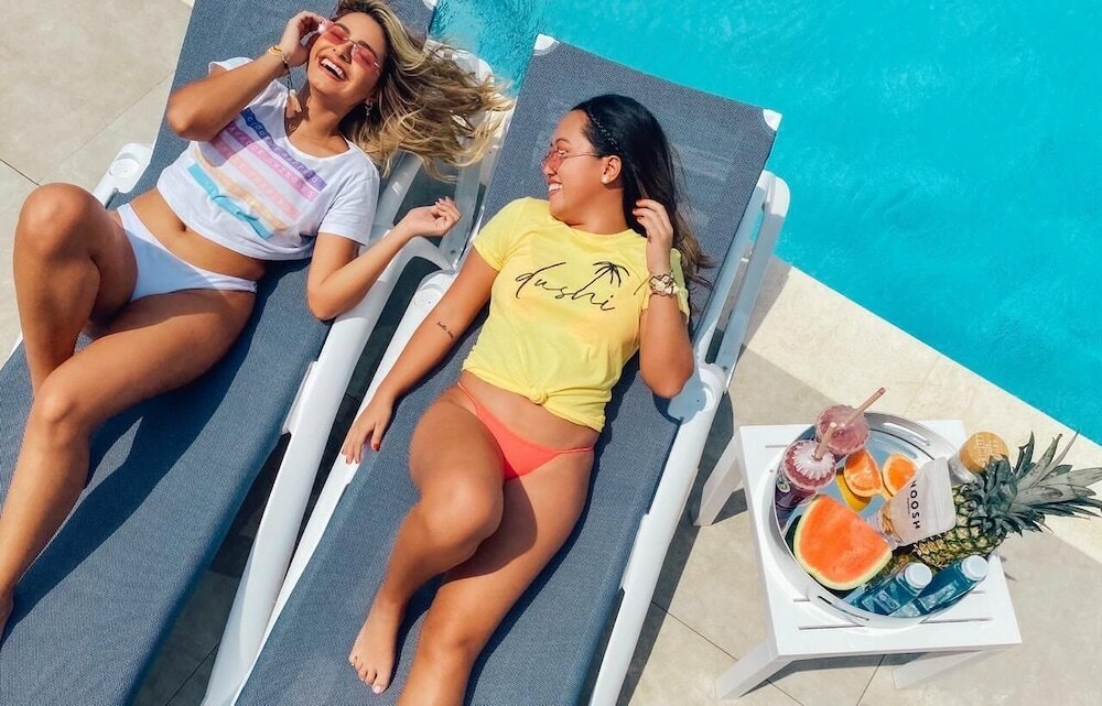 Фото The Palm Leaf Apartments