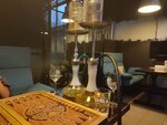 Komnata (Malysheva Street, 42А) ، مطعم يقدم الشيشة