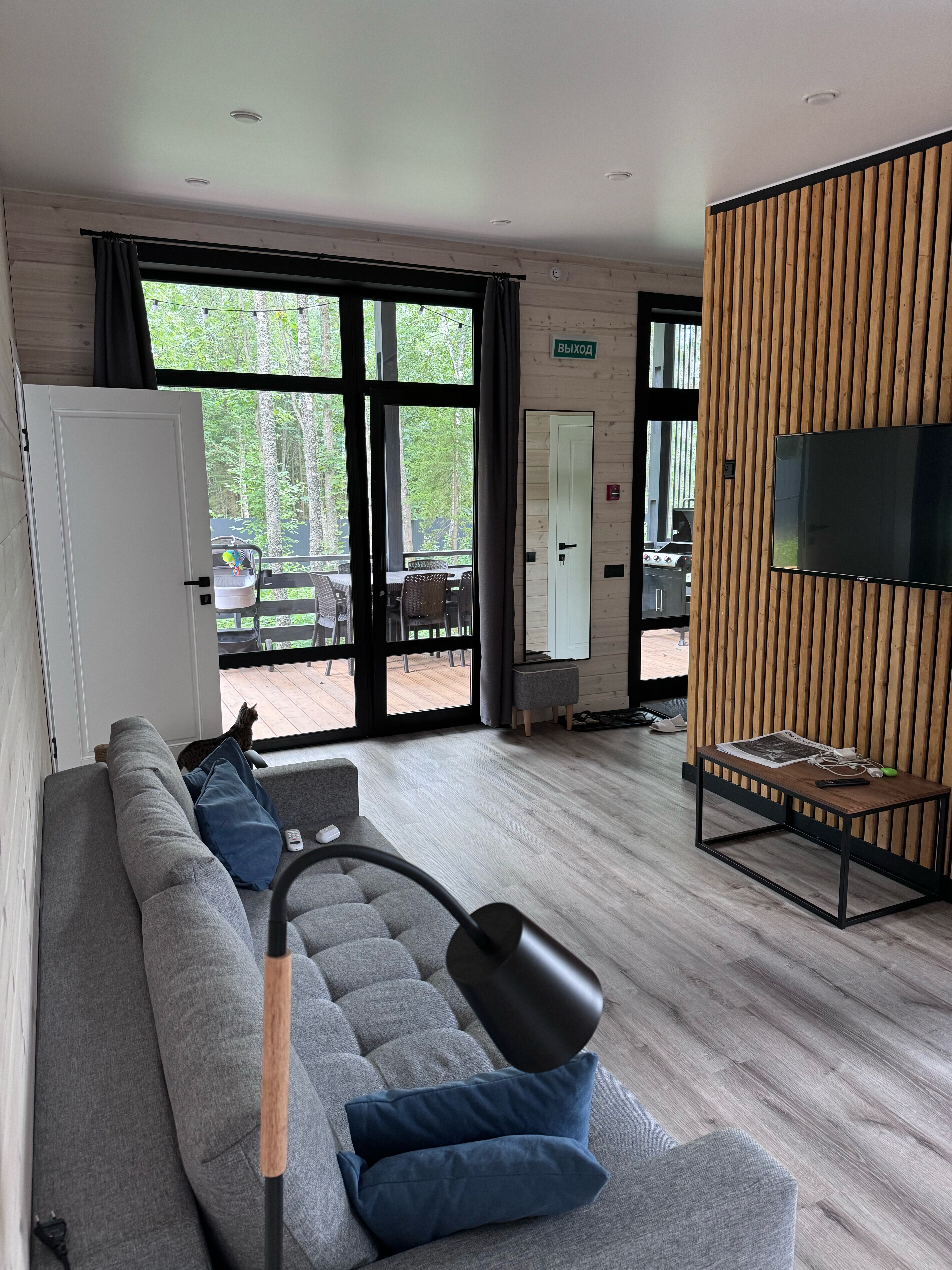 Фото Блэк Вилладж Фэмили