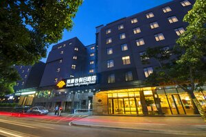 Phoenix Valley Holiday Hotel (Guangdong Province, Zhuhai City), hotel