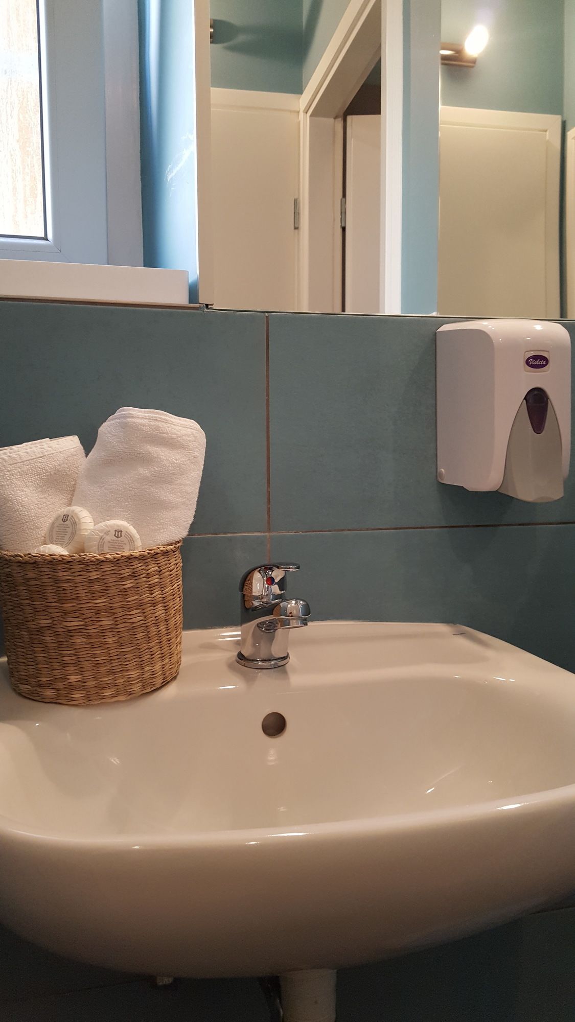 Фото The Dots Hostel