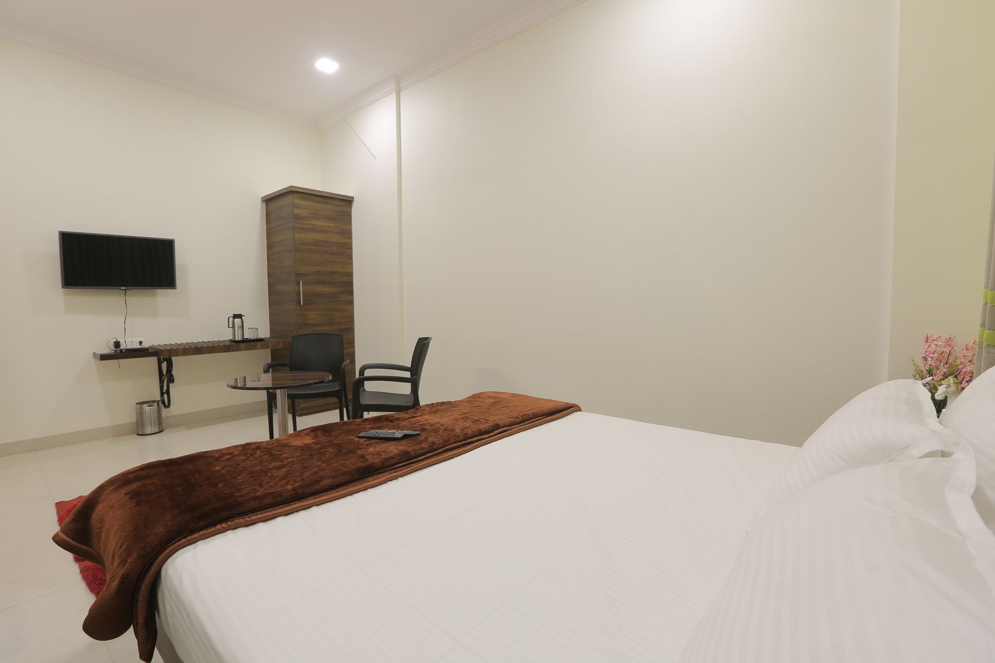 Фото Hotel Samrat