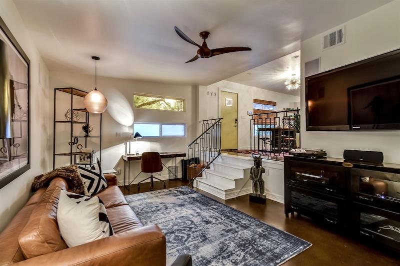 Фото The Eastside Lodge Austin