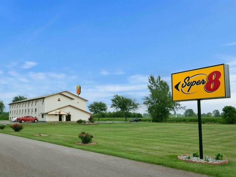 Фото Super 8 by Wyndham Saginaw