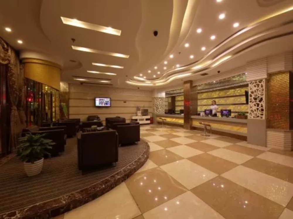 Фото Yiwu Chuzhou Hotel