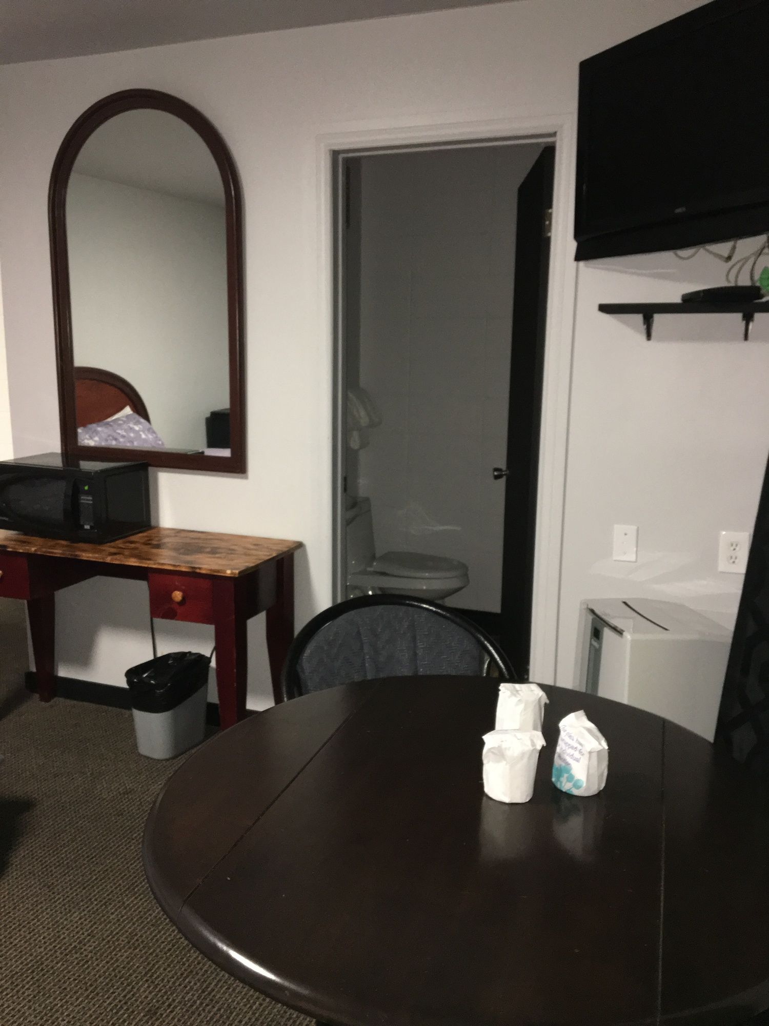 Фото Commercial Hotel