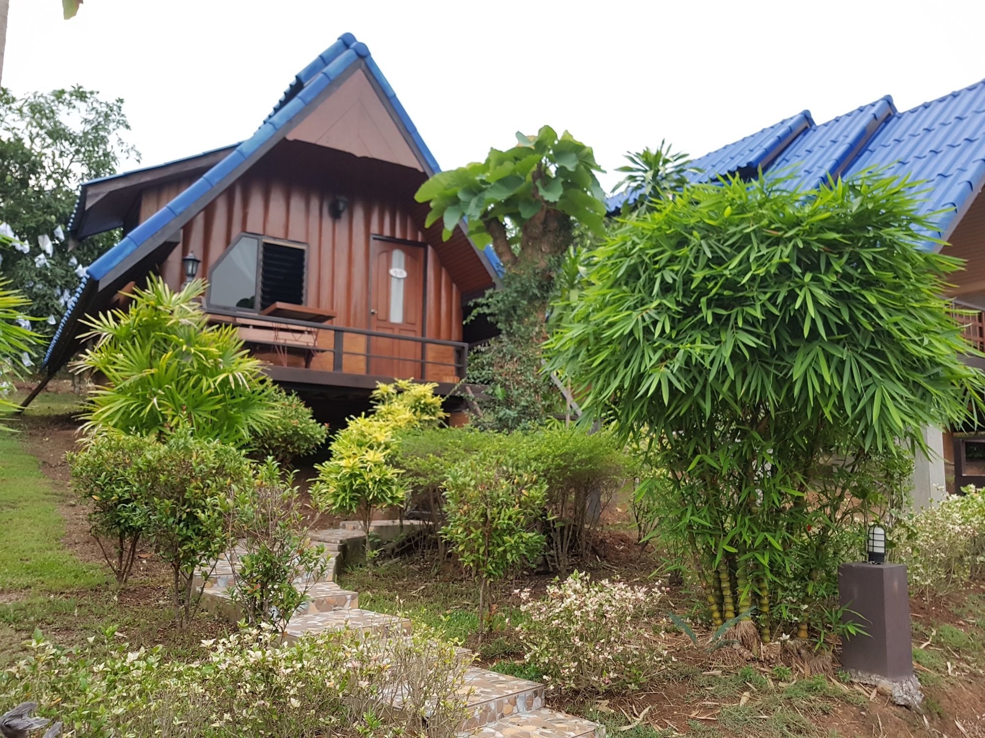 Фото Banphu Montalang Resort