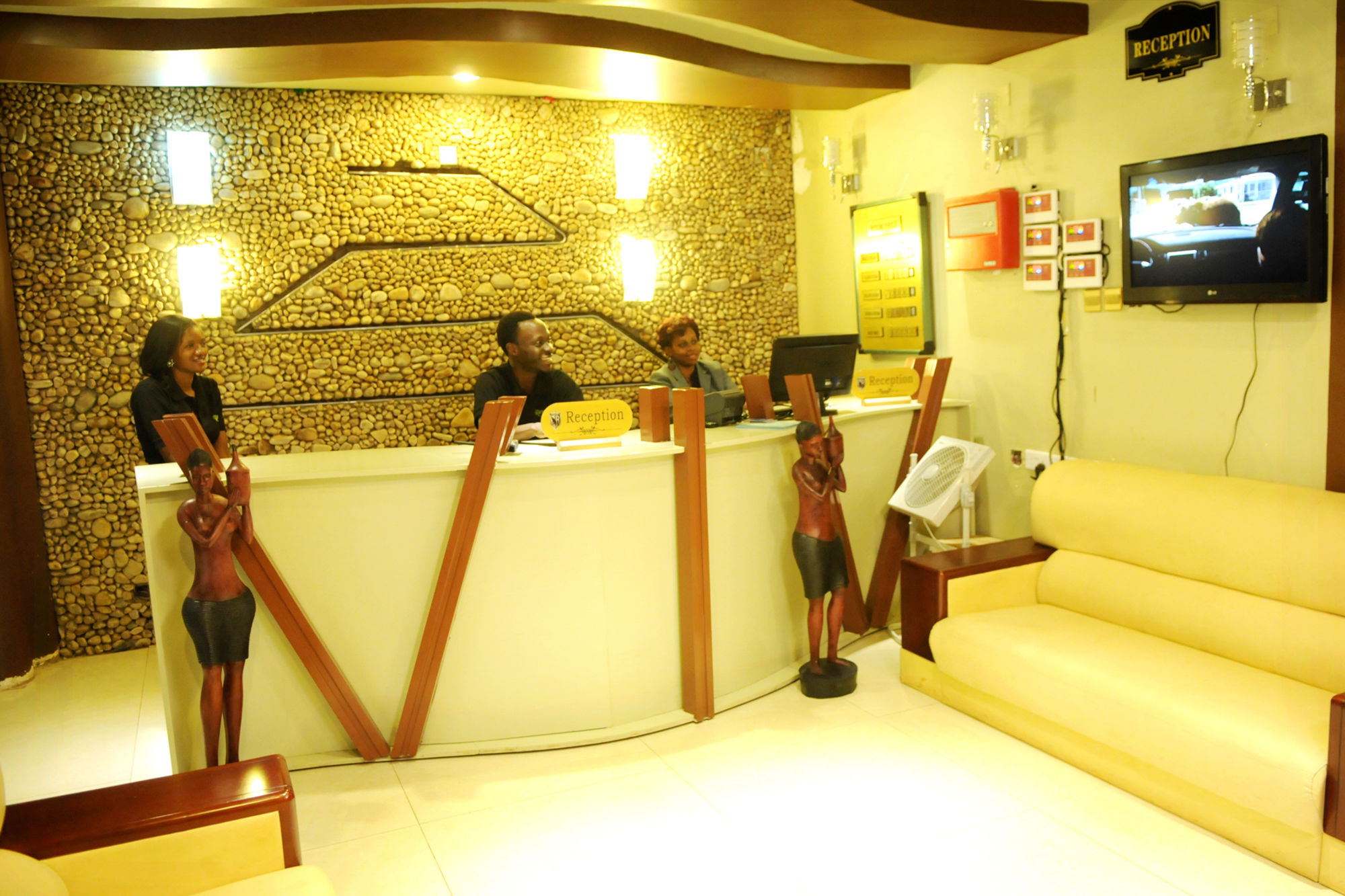 Фото Ravens Hotel