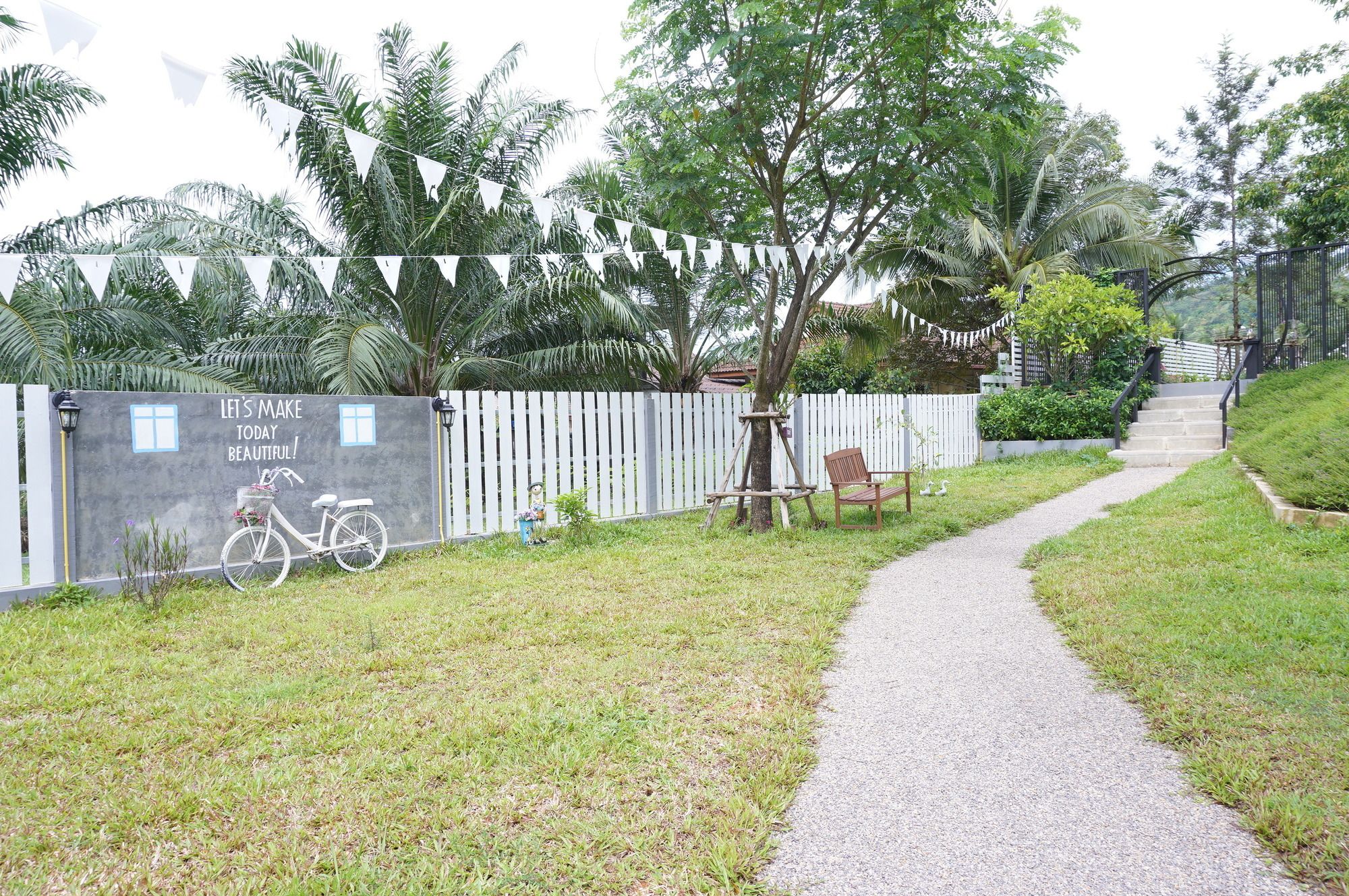 Фото The White Village Ranong Resort