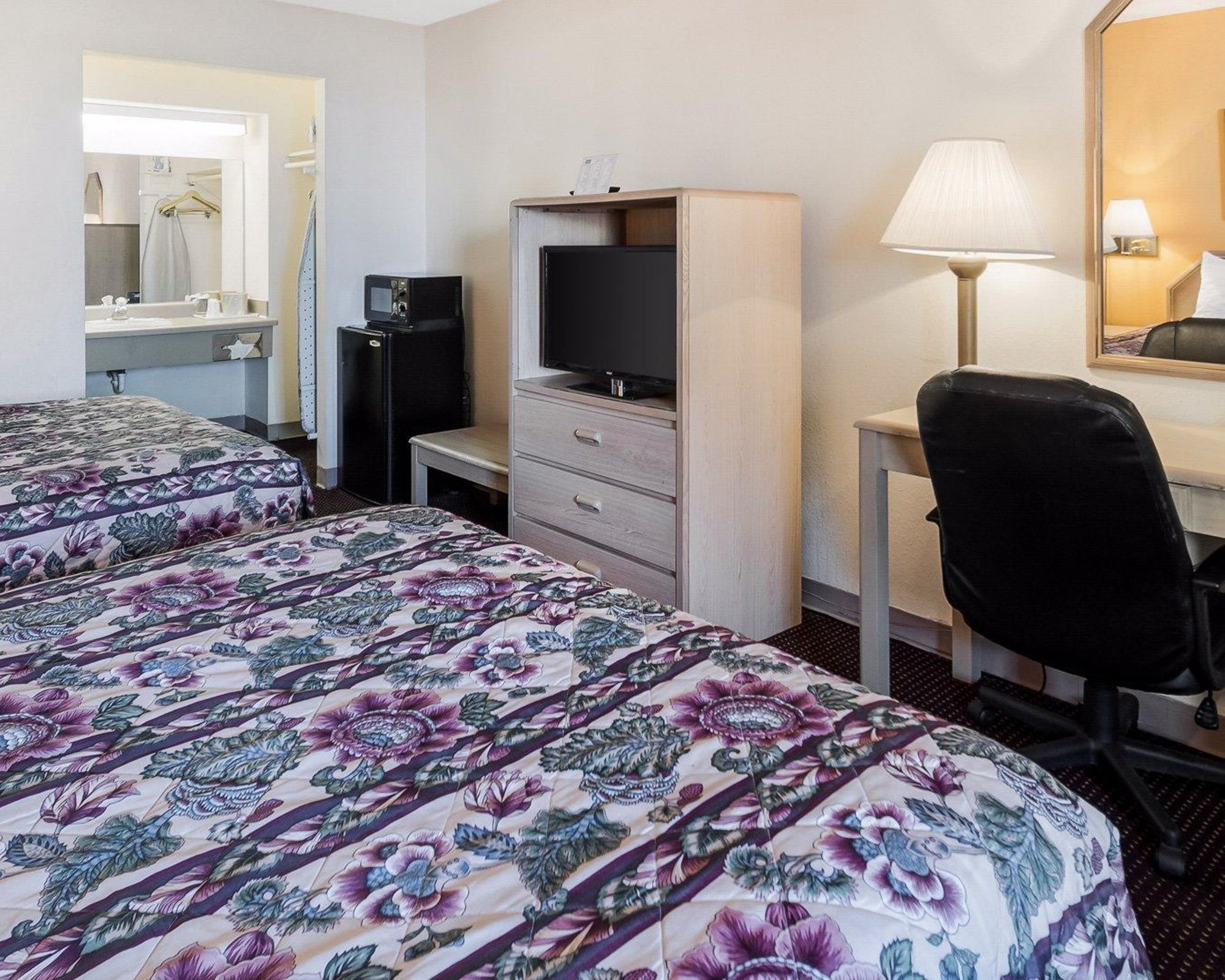 Фото SureStay Hotel by Best Western Olathe