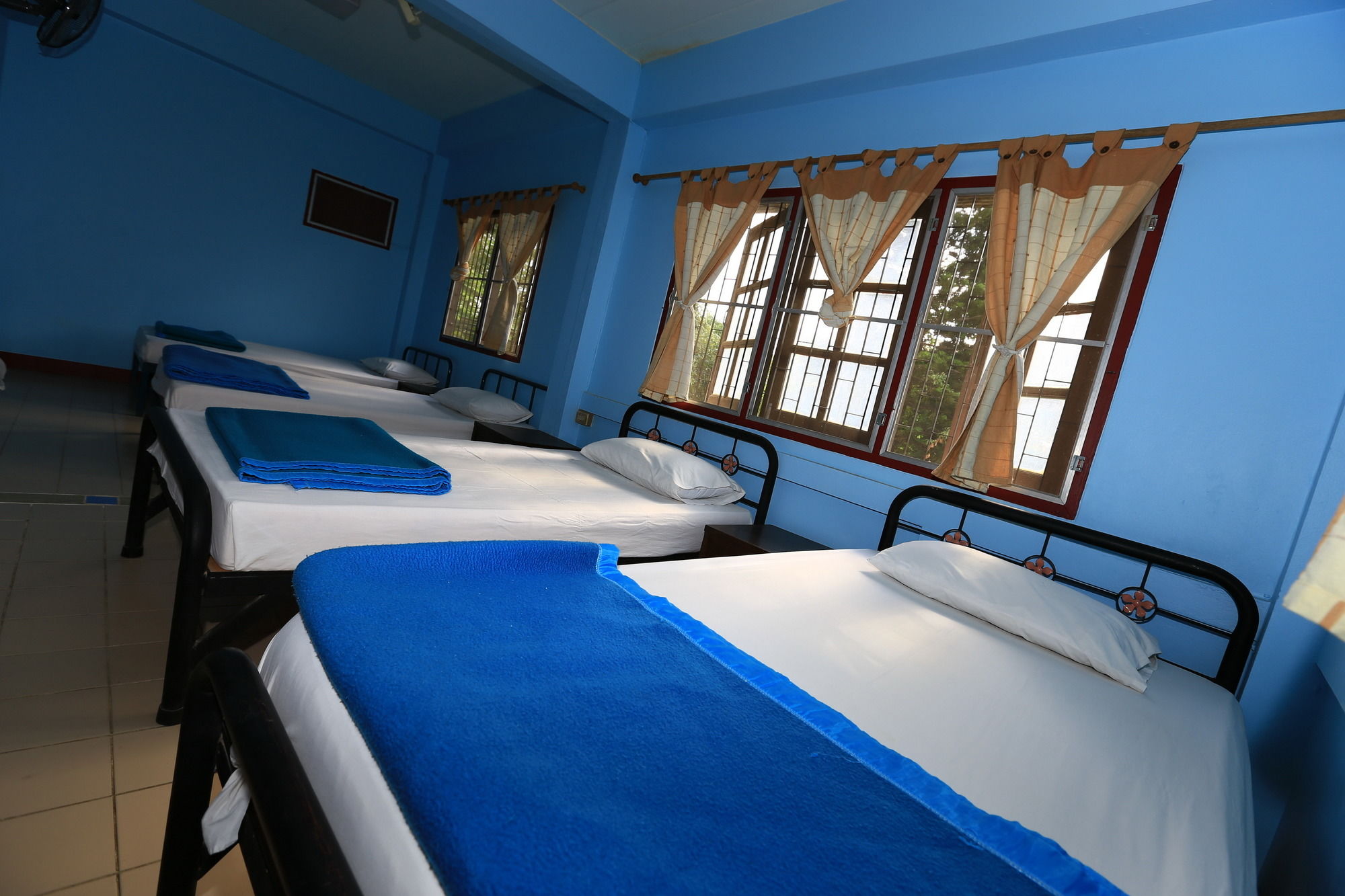 Фото Trekker Camp Chiang Mai Hostel