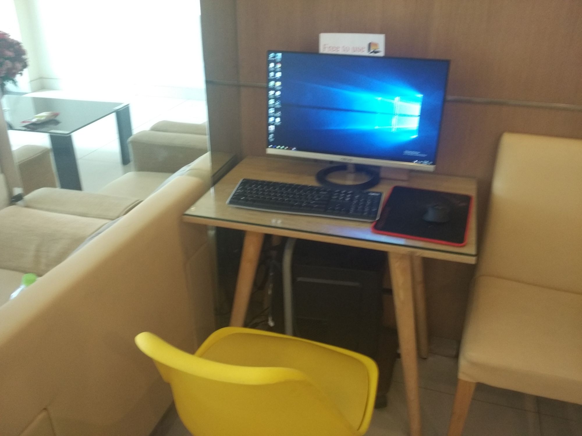 Фото Holiday Hotel