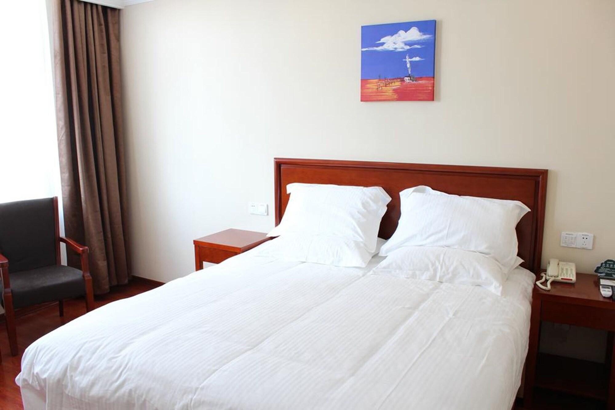 Фото GreenTree Inn Shanghai Hongqiao Hub Convention Center Jinghua Road Shell Hotel