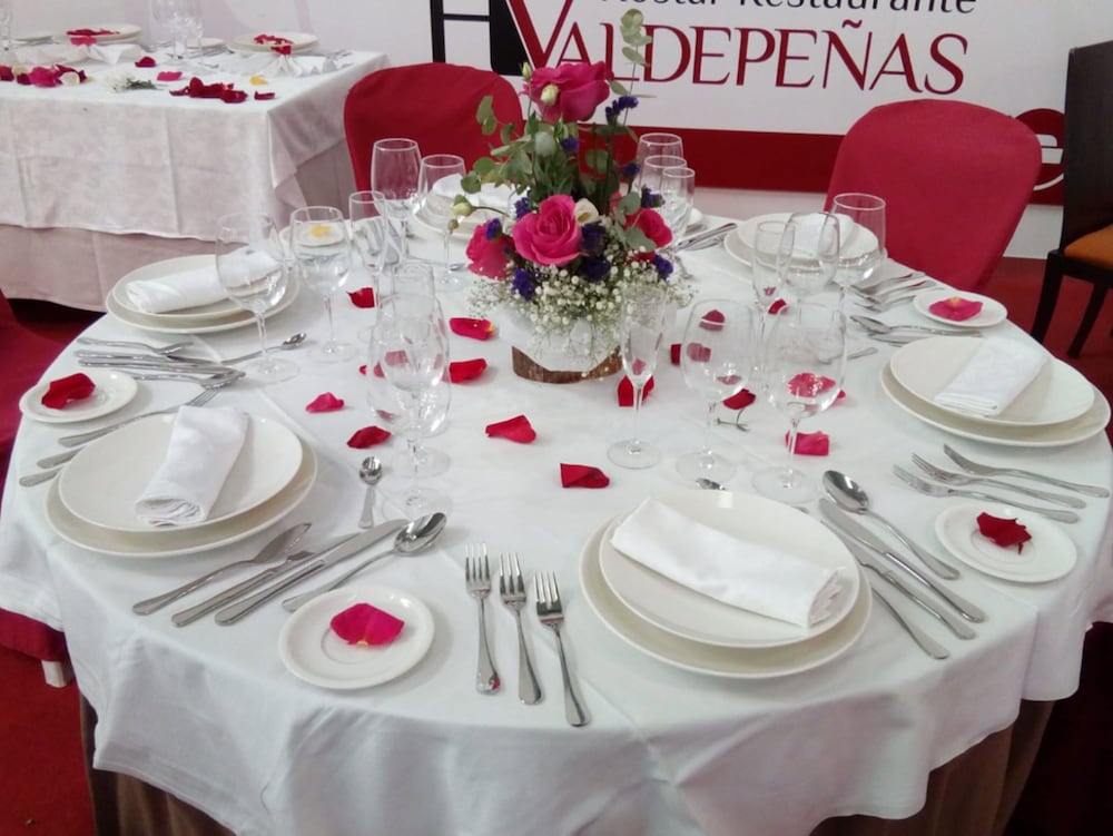 Фото Hostal Valdepeñas by Bossh Hotels