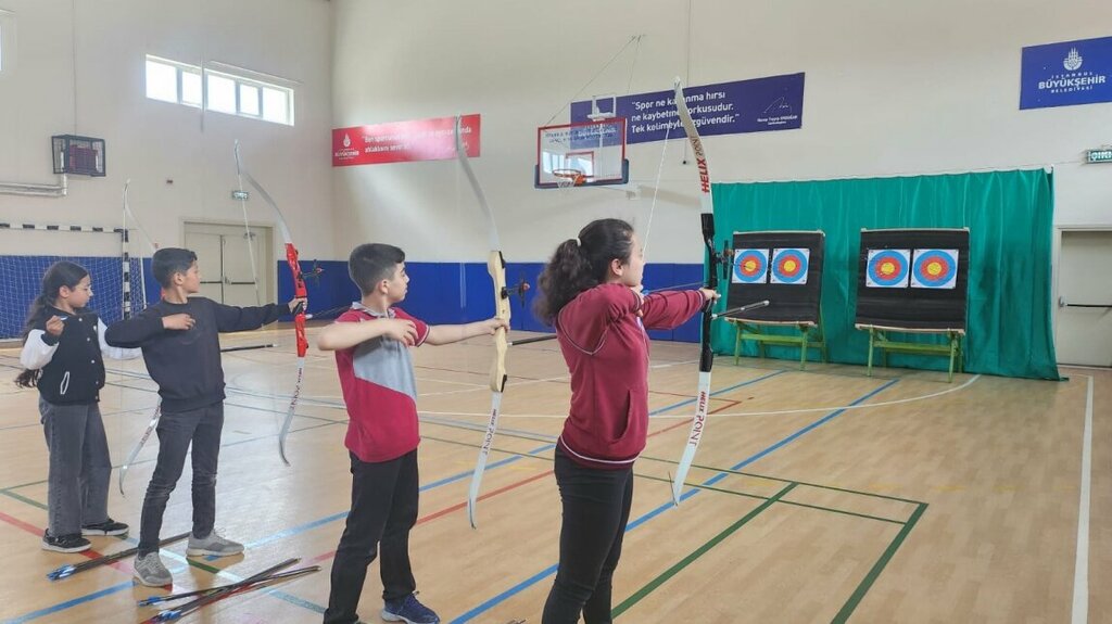 School Cemil Turker Middle School, Istanbul, photo