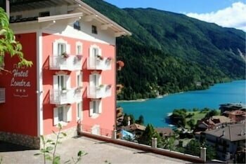 Внешний вид отеля Londra в Мольвено, фото 1