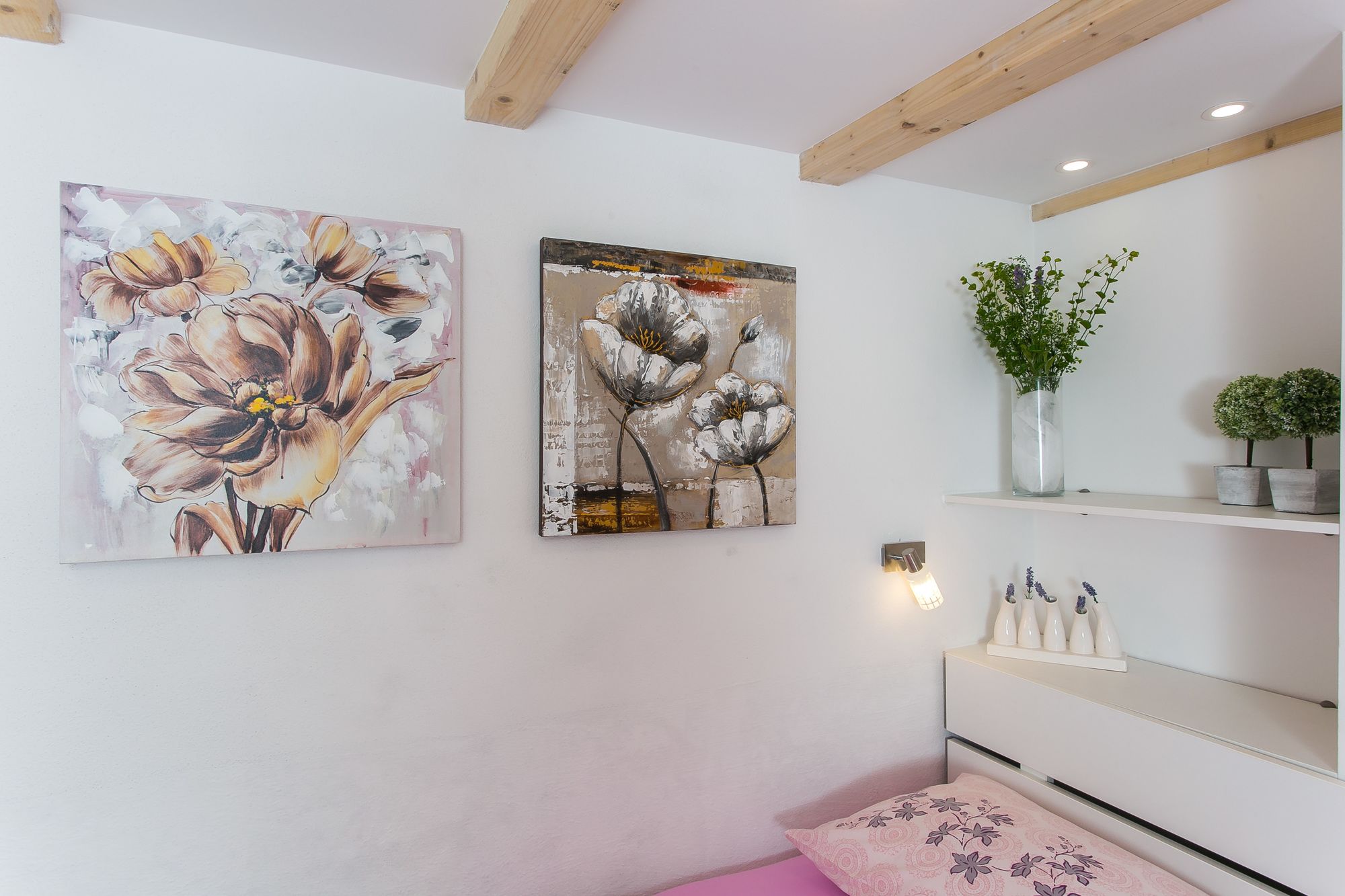 Фото Lavender Garden Apartments