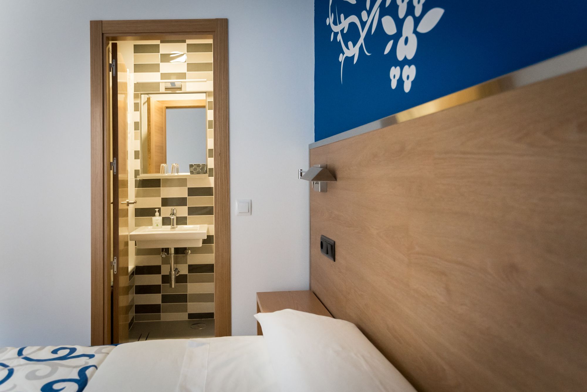 Фото Hostal Carracedo