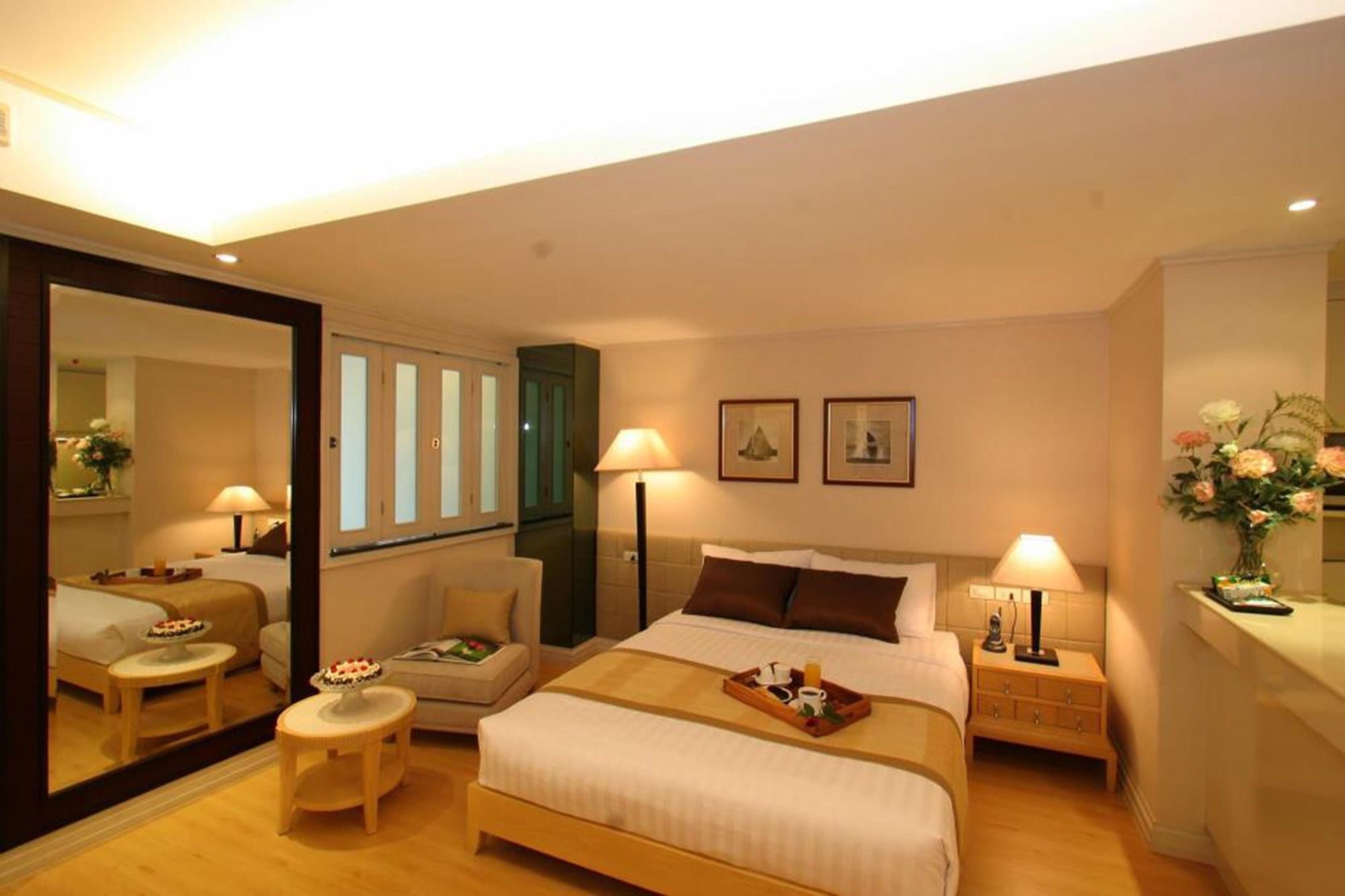 Фото Hope Land Hotel 