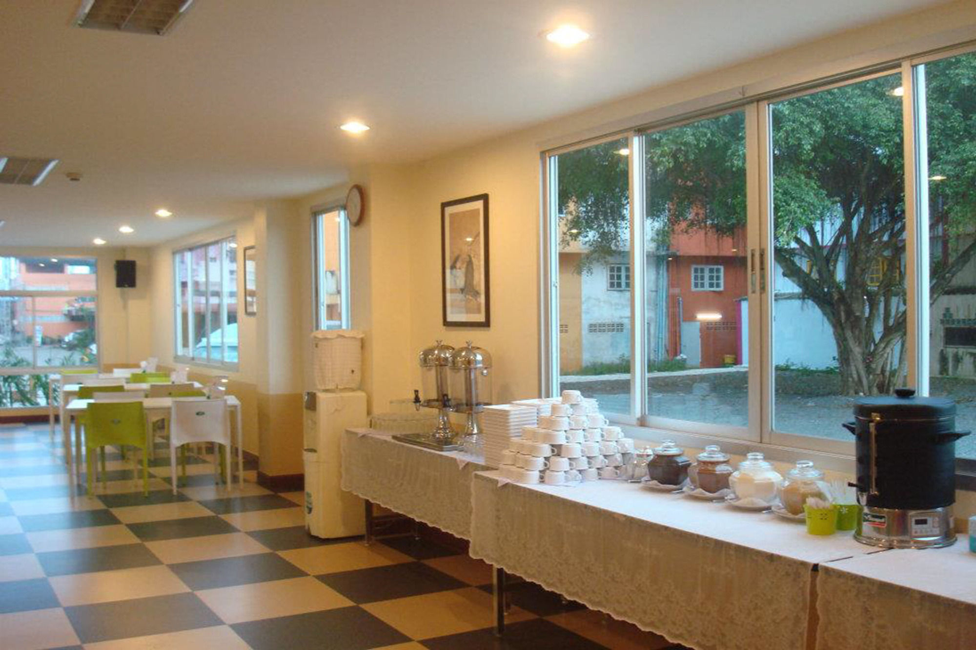 Фото Trat Center Hotel