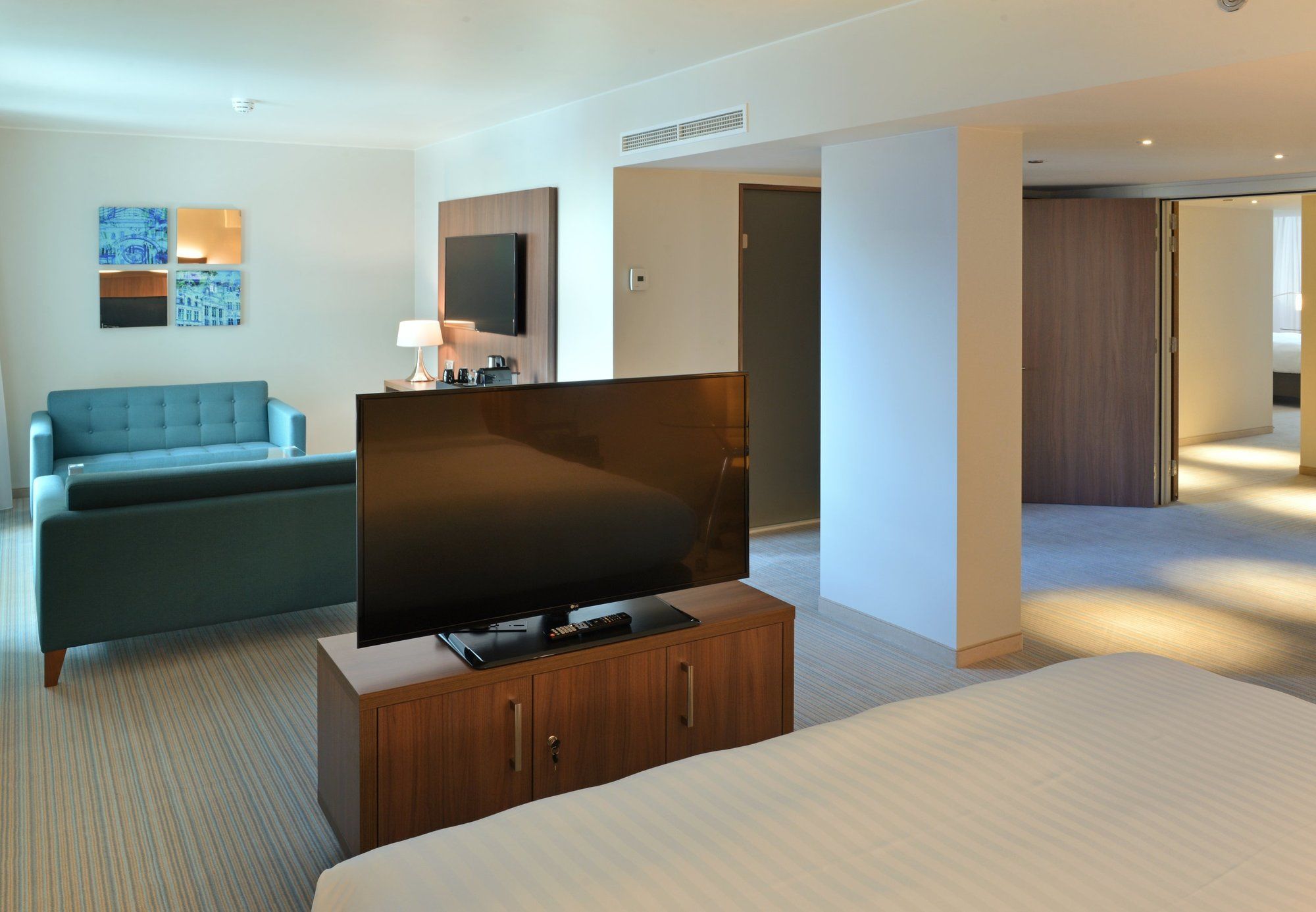 Фото Courtyard by Marriott Brussels Eu