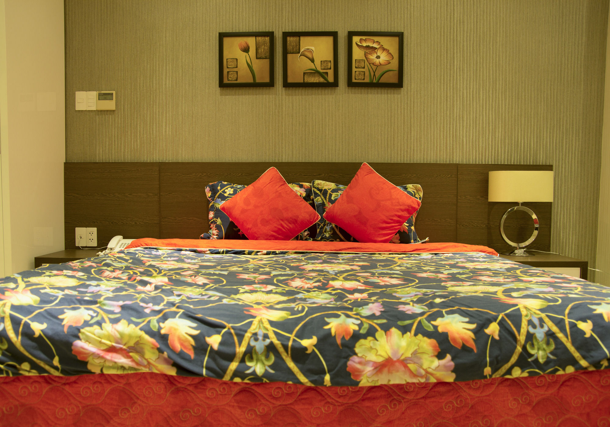 Фото Sunny Serviced Apartment