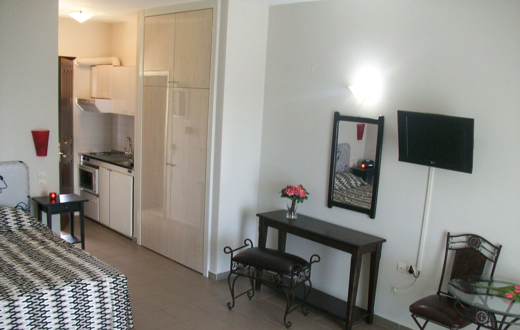 Фото Diamond Palace Apartments