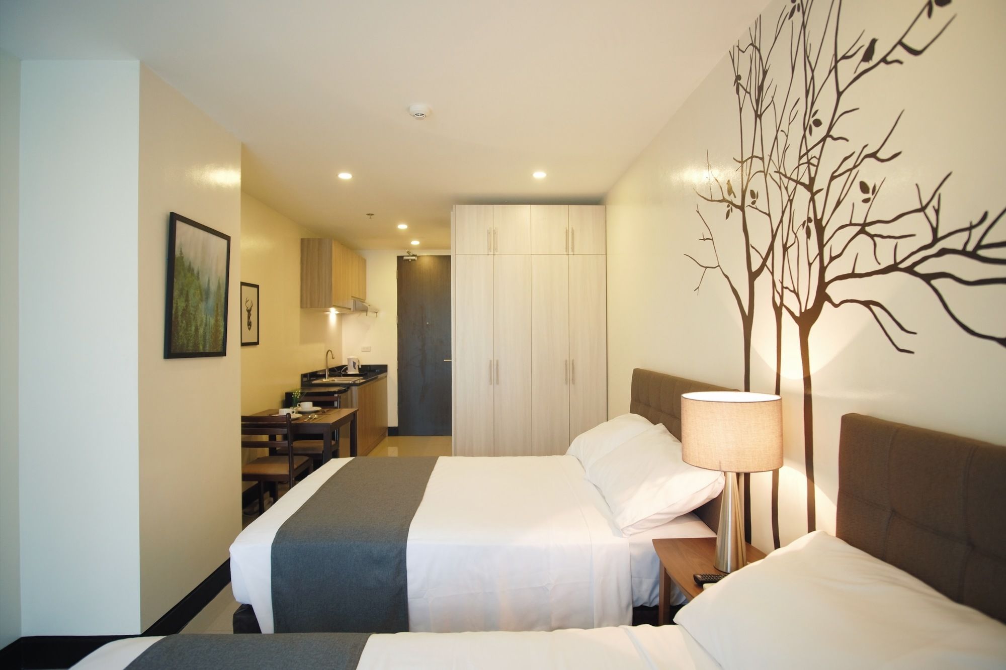 Фото Artemis Place Makati Hotel