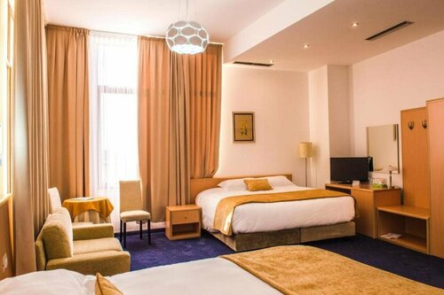 Внешний вид отеля Hotel Airport Tirana в Круе, фото 4