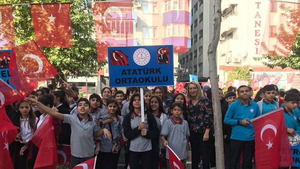 School Ataturk Middle School, Batman, photo