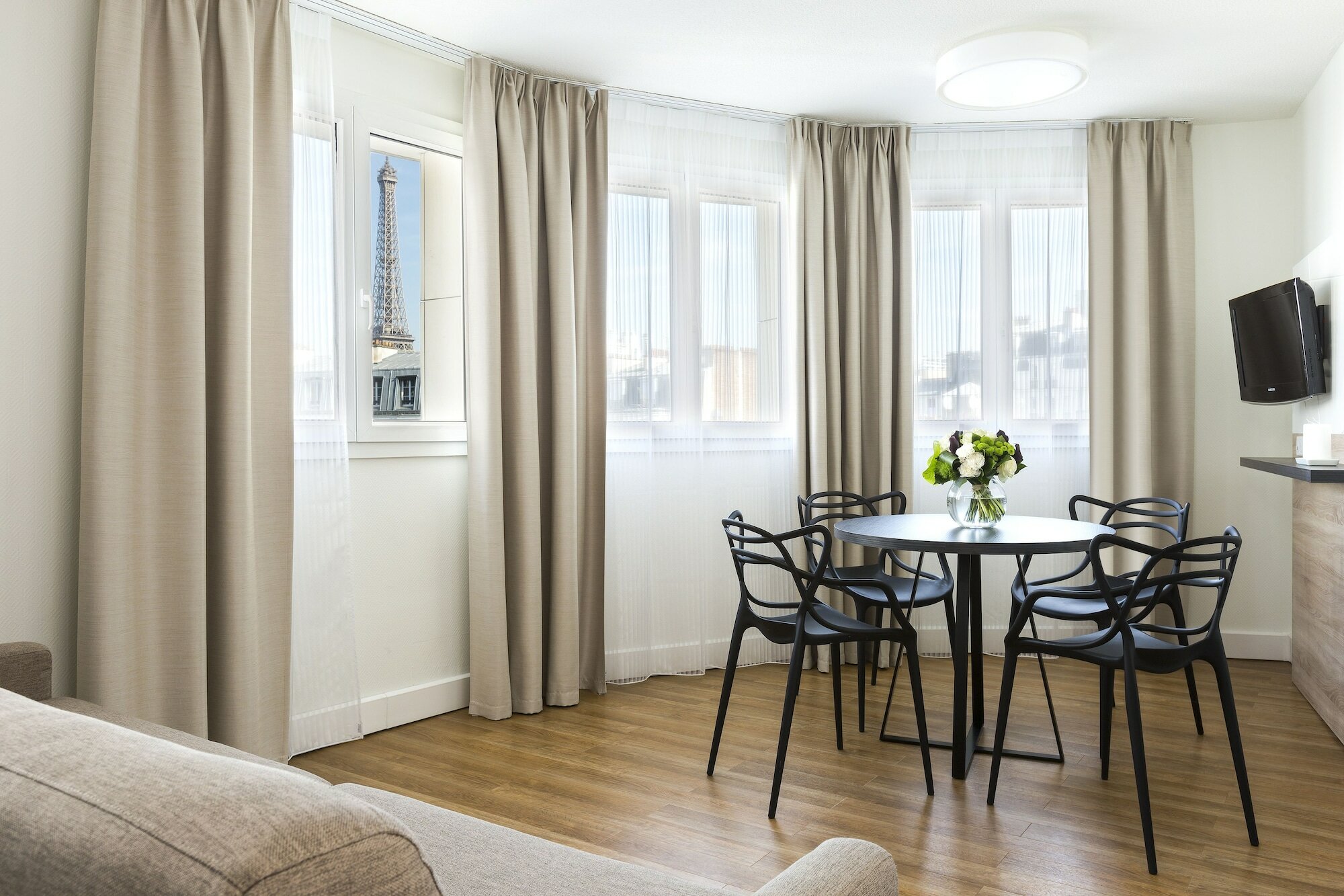 Фото Citadines Tour Eiffel Paris