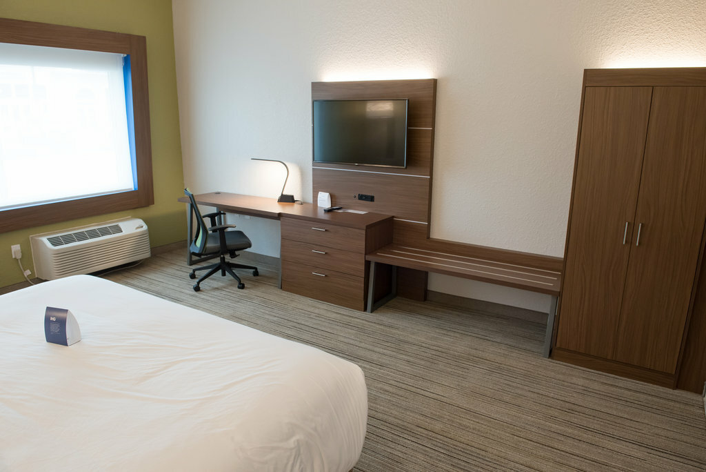 Фото Holiday Inn Express & Suites Mishawaka - South Bend, an Ihg Hotel