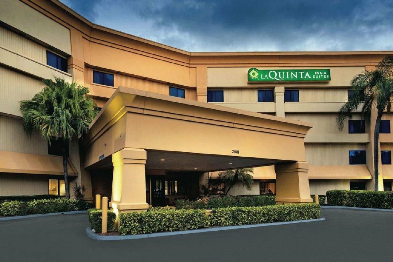 Фото La Quinta Inn & Suites by Wyndham Miami Airport East