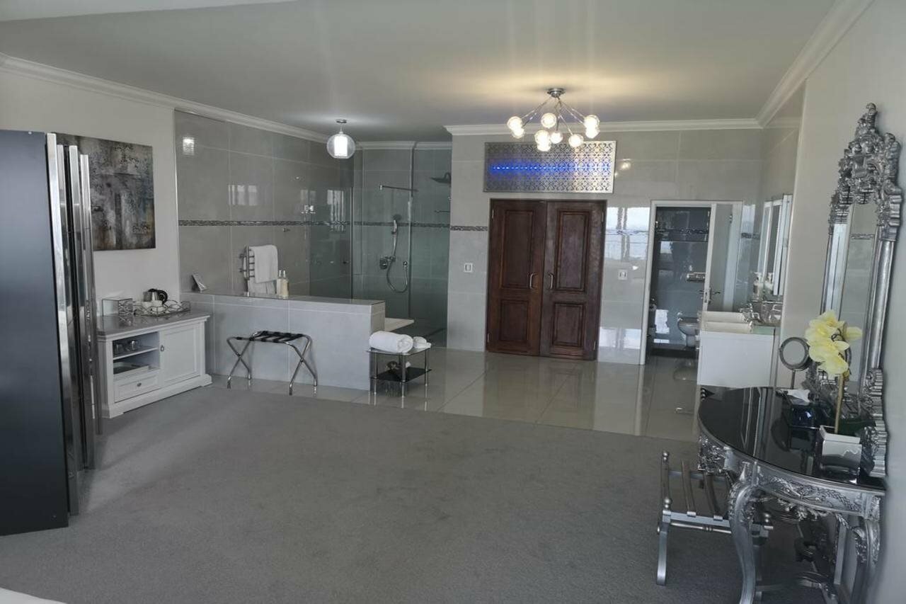 Фото Misty Waves Boutique Hotel