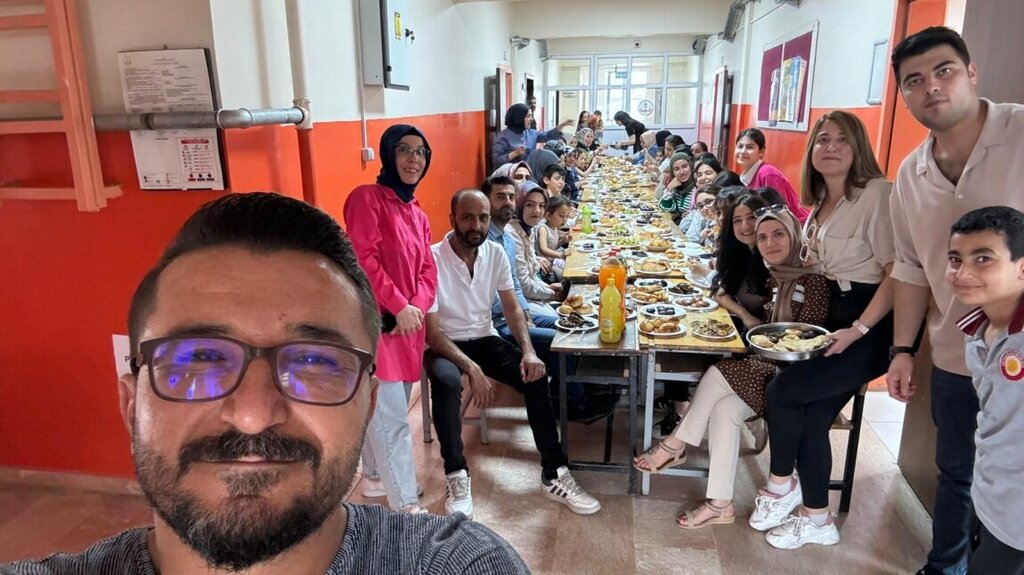 School Cengiz Topel Ilkogretim Okulu, Batman, photo