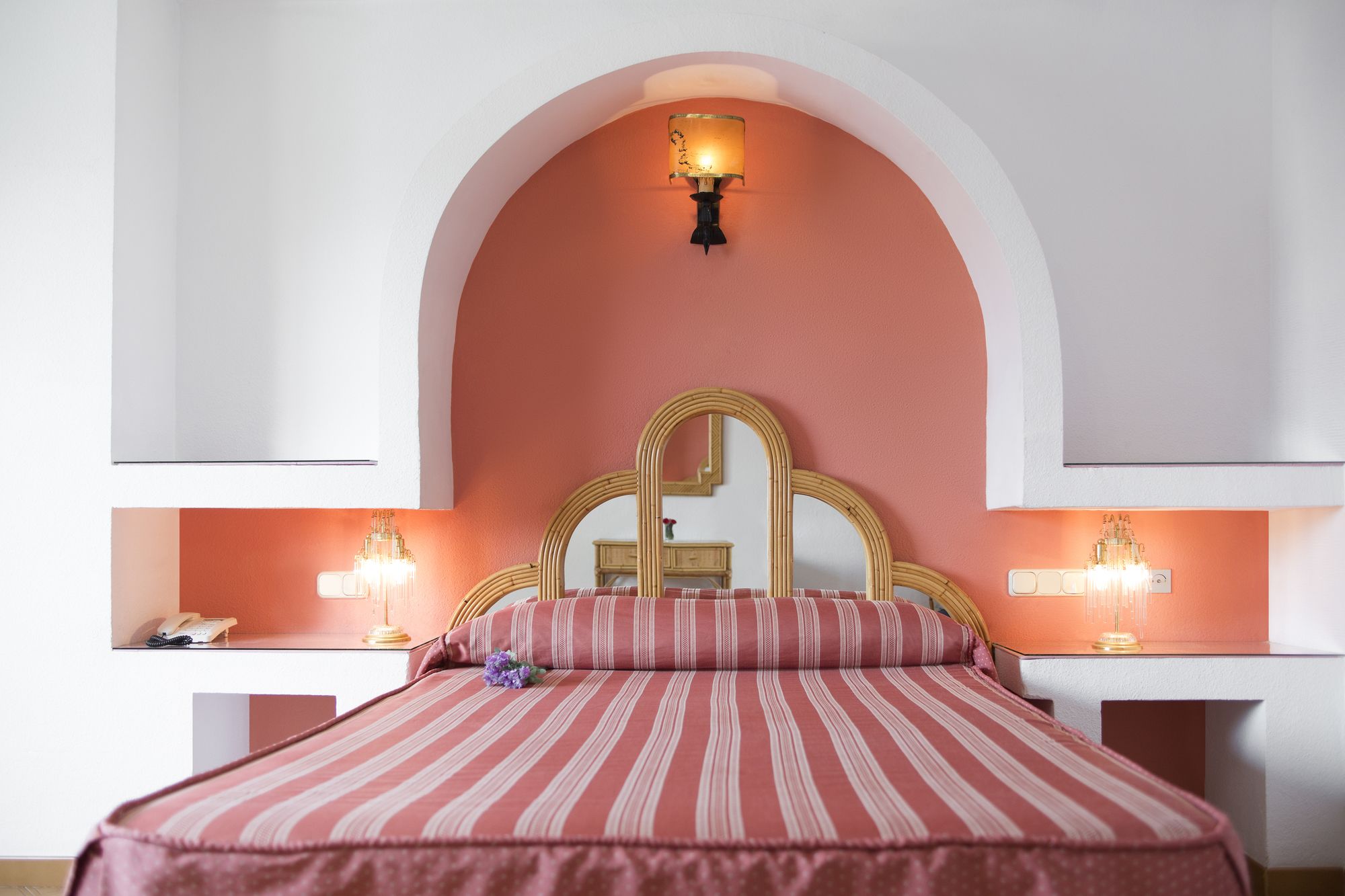 Фото Hostal Alhambra