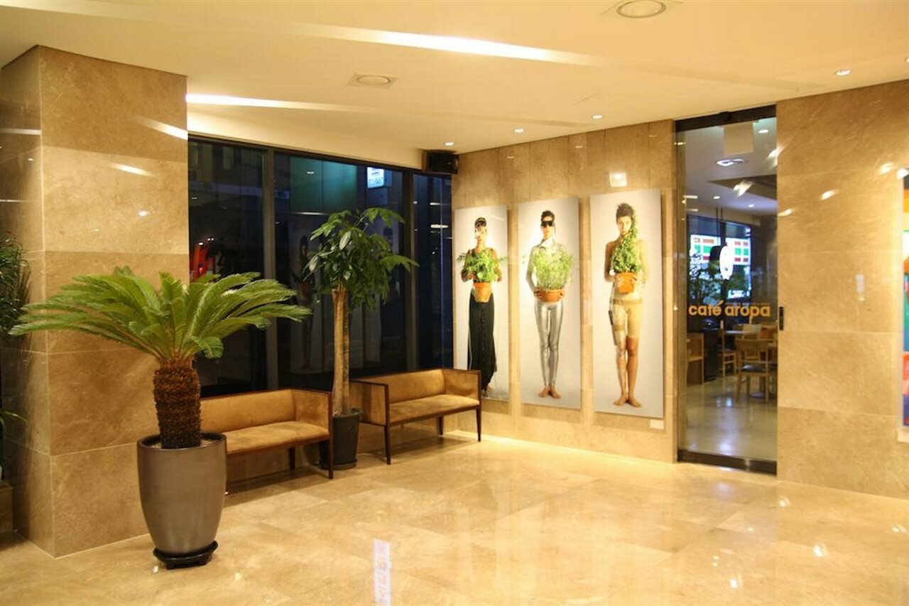 Фото Travelodge Myeongdong City Hall