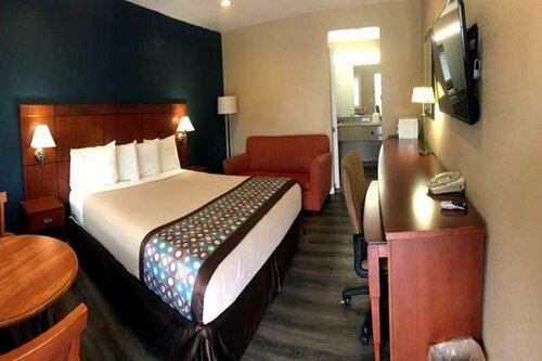 Гостиница Escondido Lodge в Эскондидо