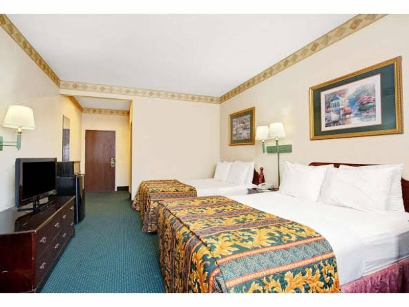 Фото Days Inn And Suites Houston North/Aldine