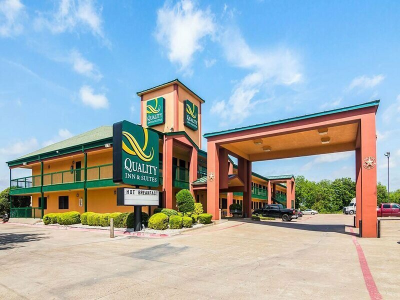 Фото Quality Inn & Suites Garland - East Dallas