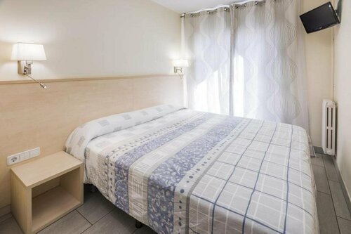 Гостиница Hostal Solimar в Бадалоне