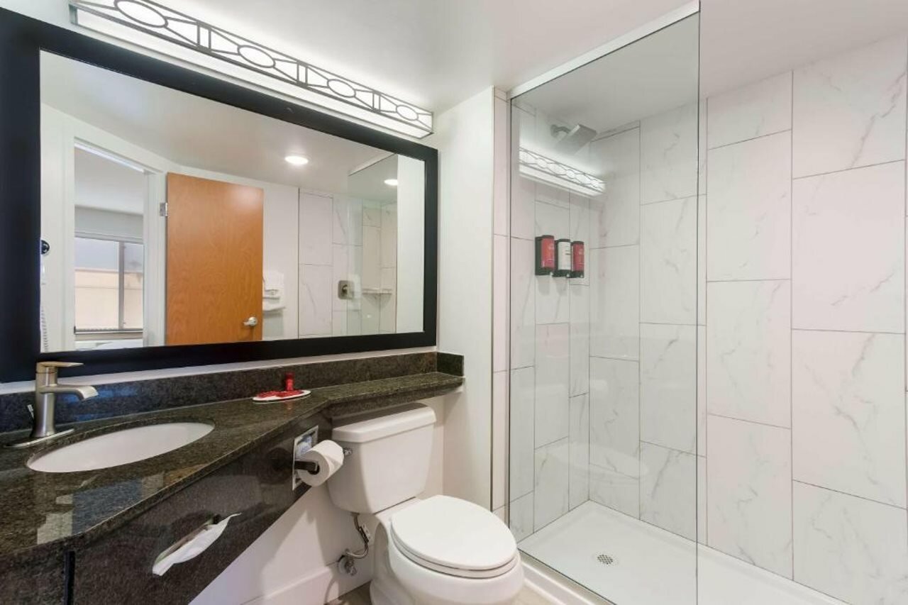 Фото SureStay Plus Hotel by Best Western Scottsdale North