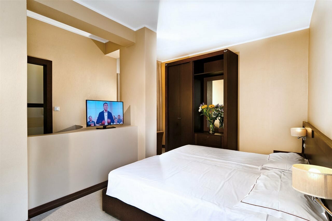 Фото Hotel Petit Palais