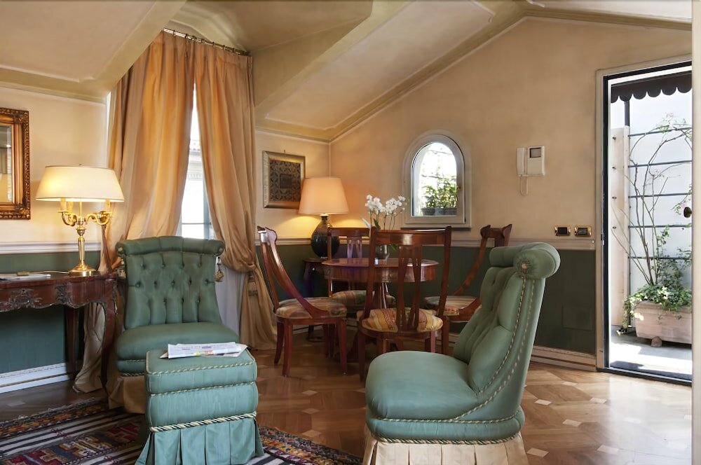 Фото Petit Palais Hotel De Charme