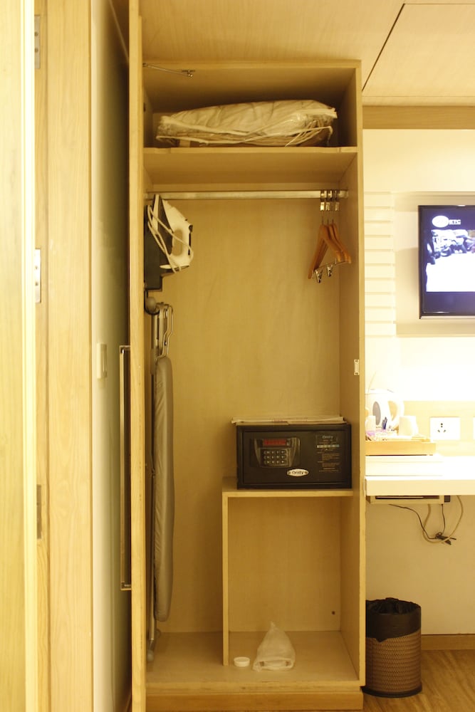 Фото Hotel Swati Deluxe