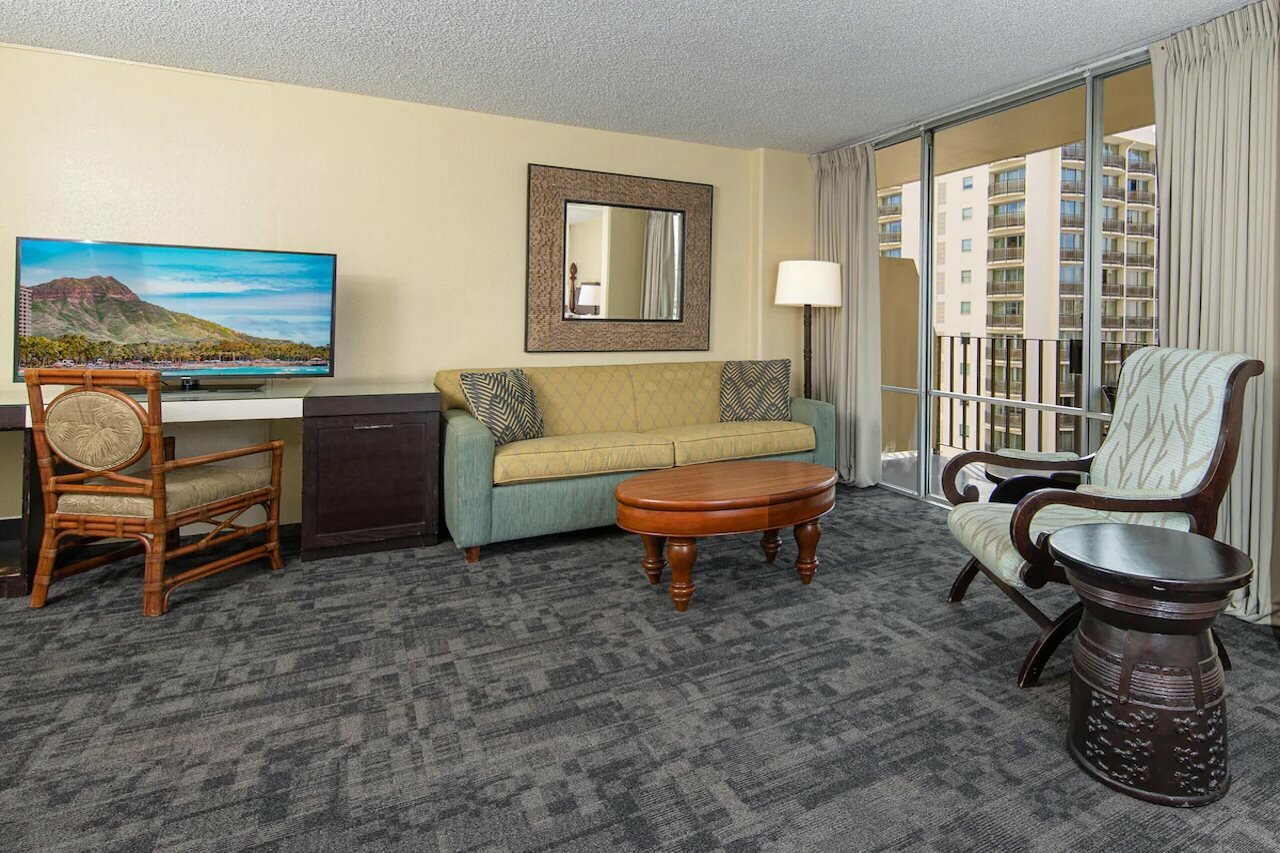 Фото Ohia Waikiki Studio Suites