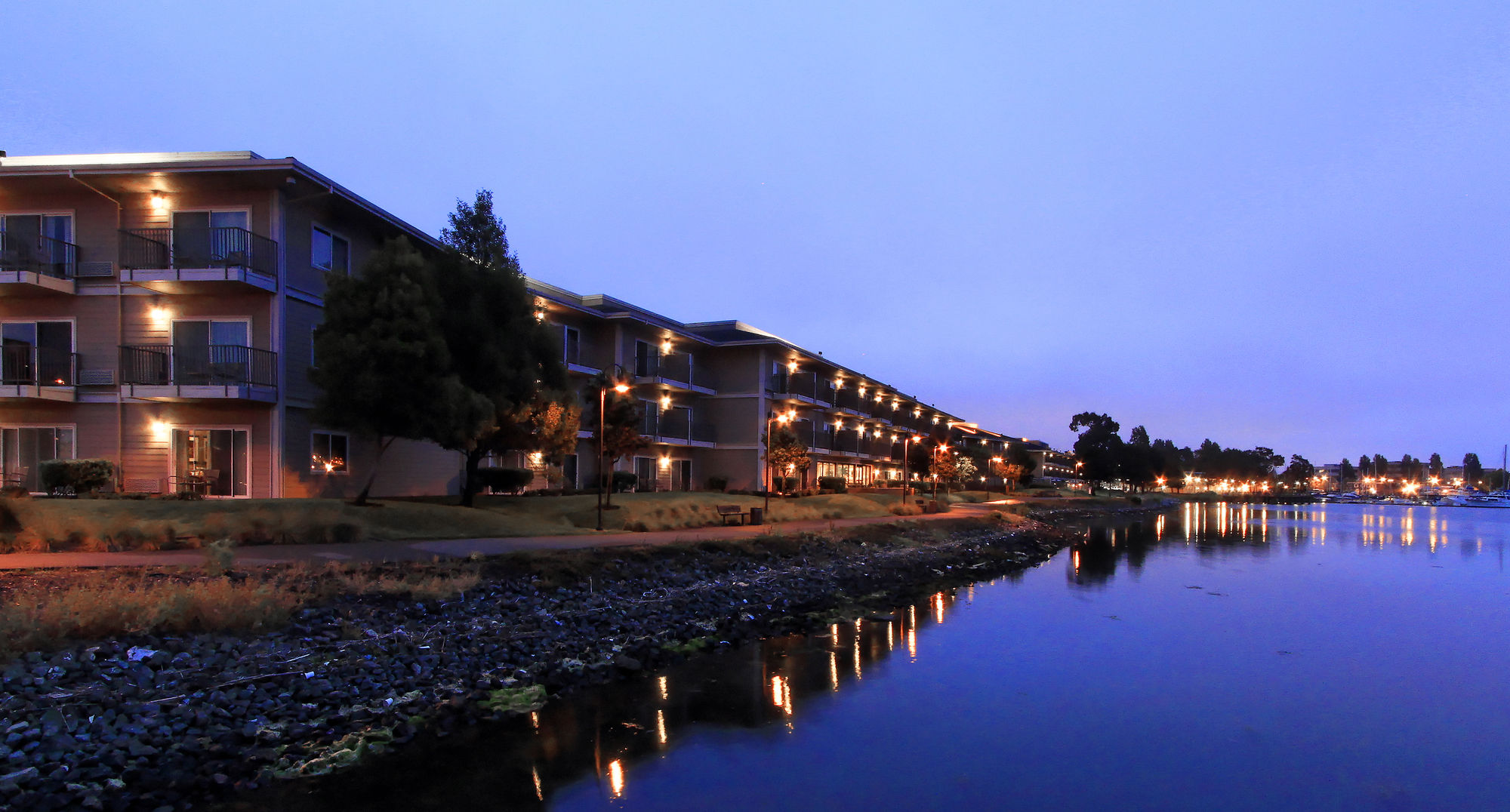 Фото Best Western Plus Bayside Hotel