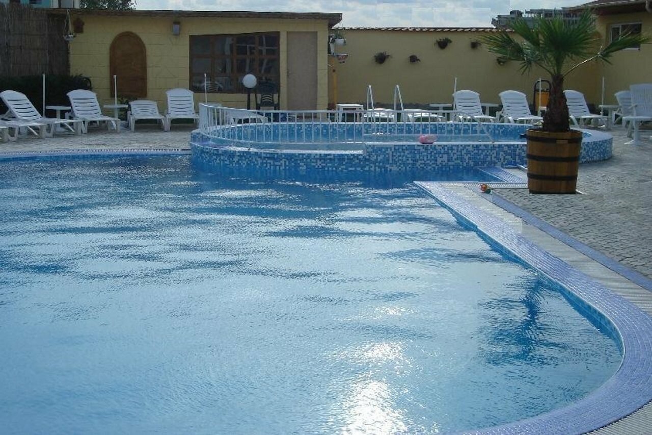 Фото Hotel BelleVille