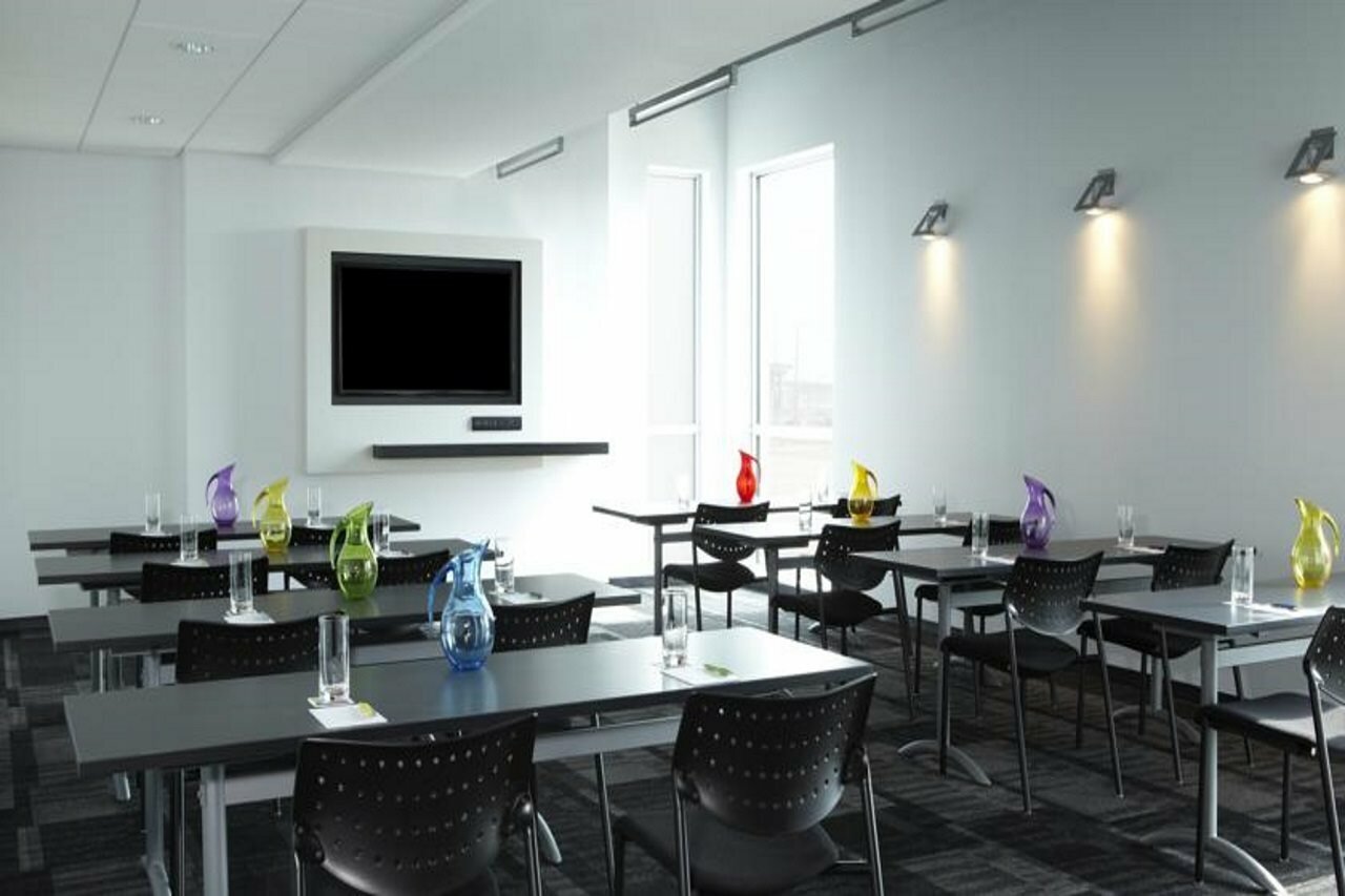 Фото Alt Hotel Toronto Airport