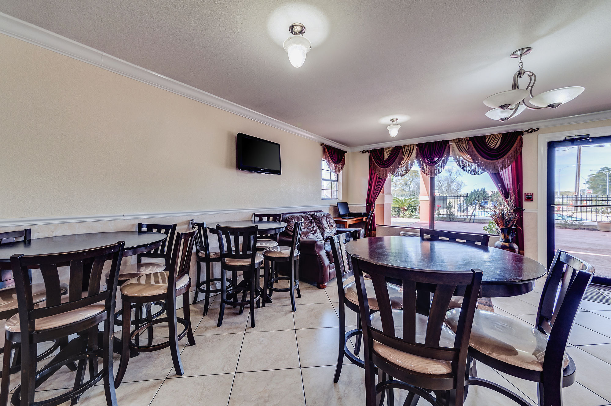 Фото Econo Lodge Lake Charles University Area